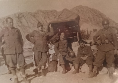 Chiuppi Giovanni con altri soldati, fronte greco-albanese 1941